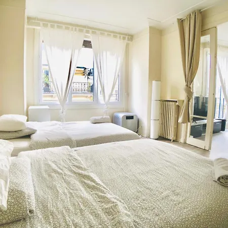Champs Elysees 3 Apartment *