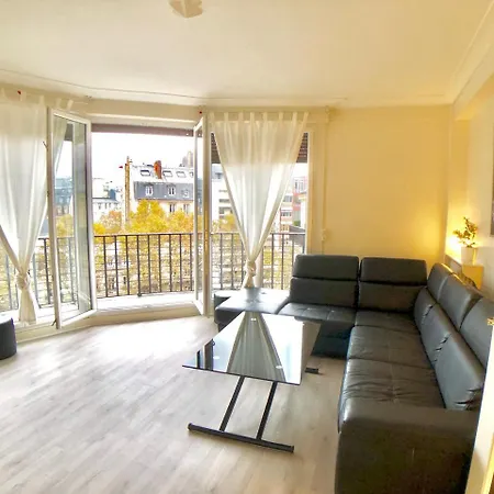 Champs Elysees 3 Apartment *