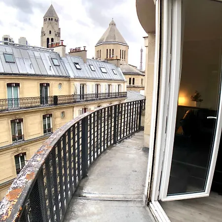 Champs Elysees 3 * Paris
